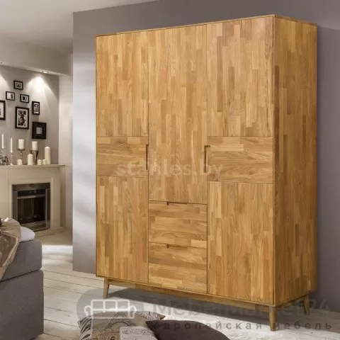 Шкаф 3-дверный СКАНДИ из массива дуба